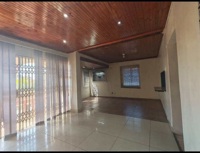3 BEDROOM FREESTANDING FOR SALE IN WOODVIEW
